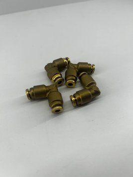 Конектор L D-4